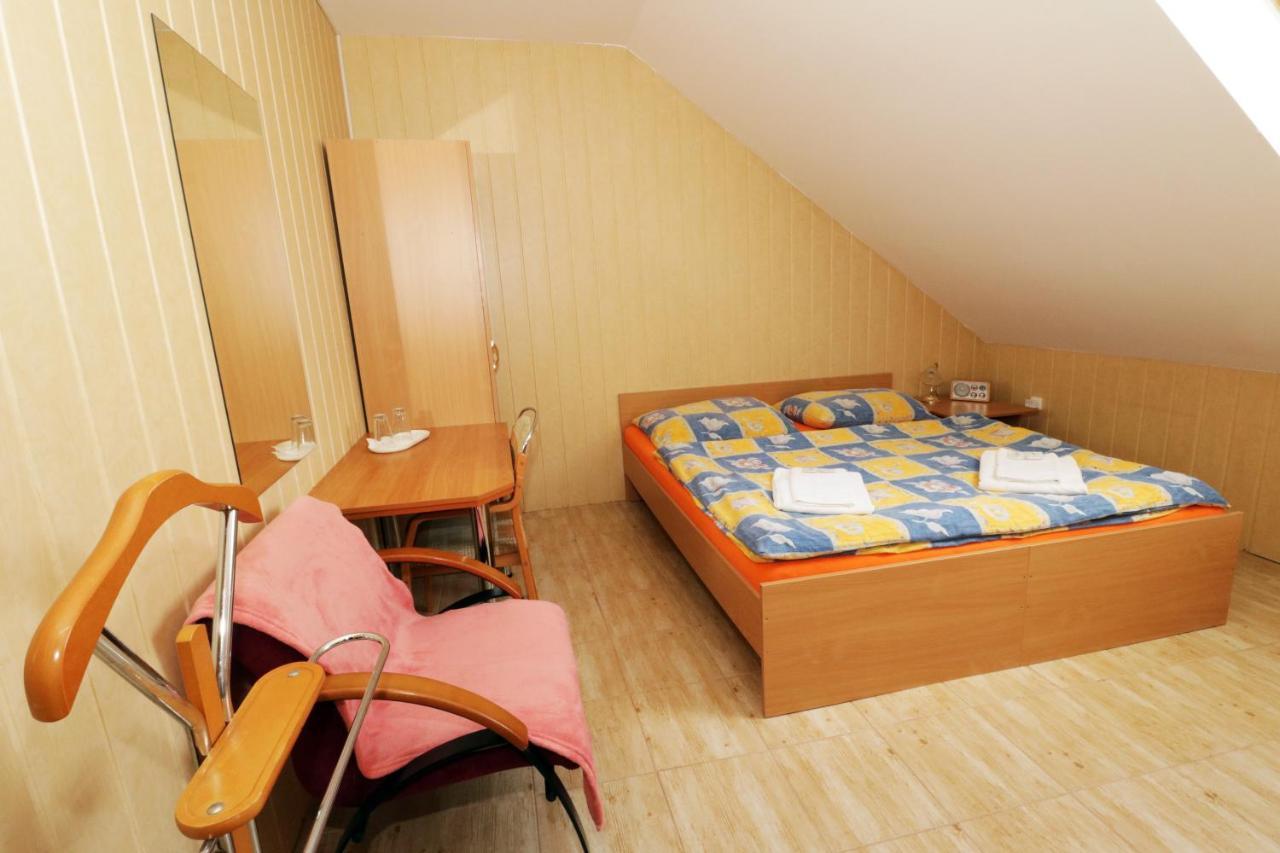 Penzion Hurka Hotel Dolni Libchavy Exterior photo