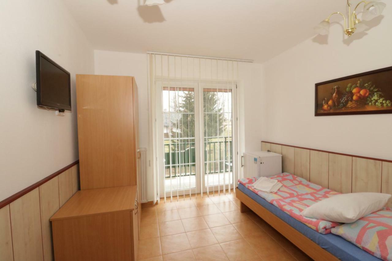 Penzion Hurka Hotel Dolni Libchavy Exterior photo